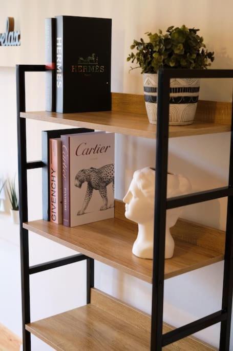 “The Elysian” City Center Apartment Thessaloniki Buitenkant foto